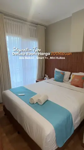Deluxe Room 200 ribuan di pusat Bandung tapi vibes-nya senyaman ini… @sanshotels Sans Vibes Surapati Konforta emang juara!!! Aku saranin selalu booking di Aplikasi RedDoorz @reddoorzid dan masukkin Kode Promo : YUKNGINEP biar makin hemat😍 #reddoorz #redtravelers #infostaycation #hotelbandung #HotelMurahBandung 