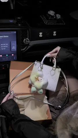 Lâu lắm em mới về màu này đó 🥰🥰