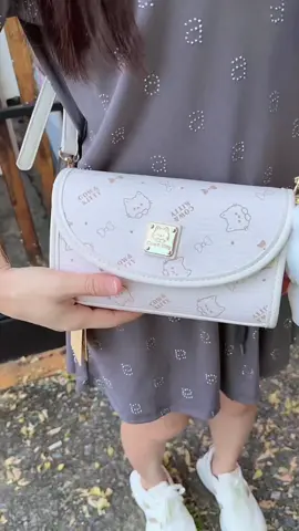 #กระเป๋าcowkitty #กระเป๋าผู้หญิง #สะพายข้าง #ของขวัญปีใหม่ #แป้งสไตล์🍀 