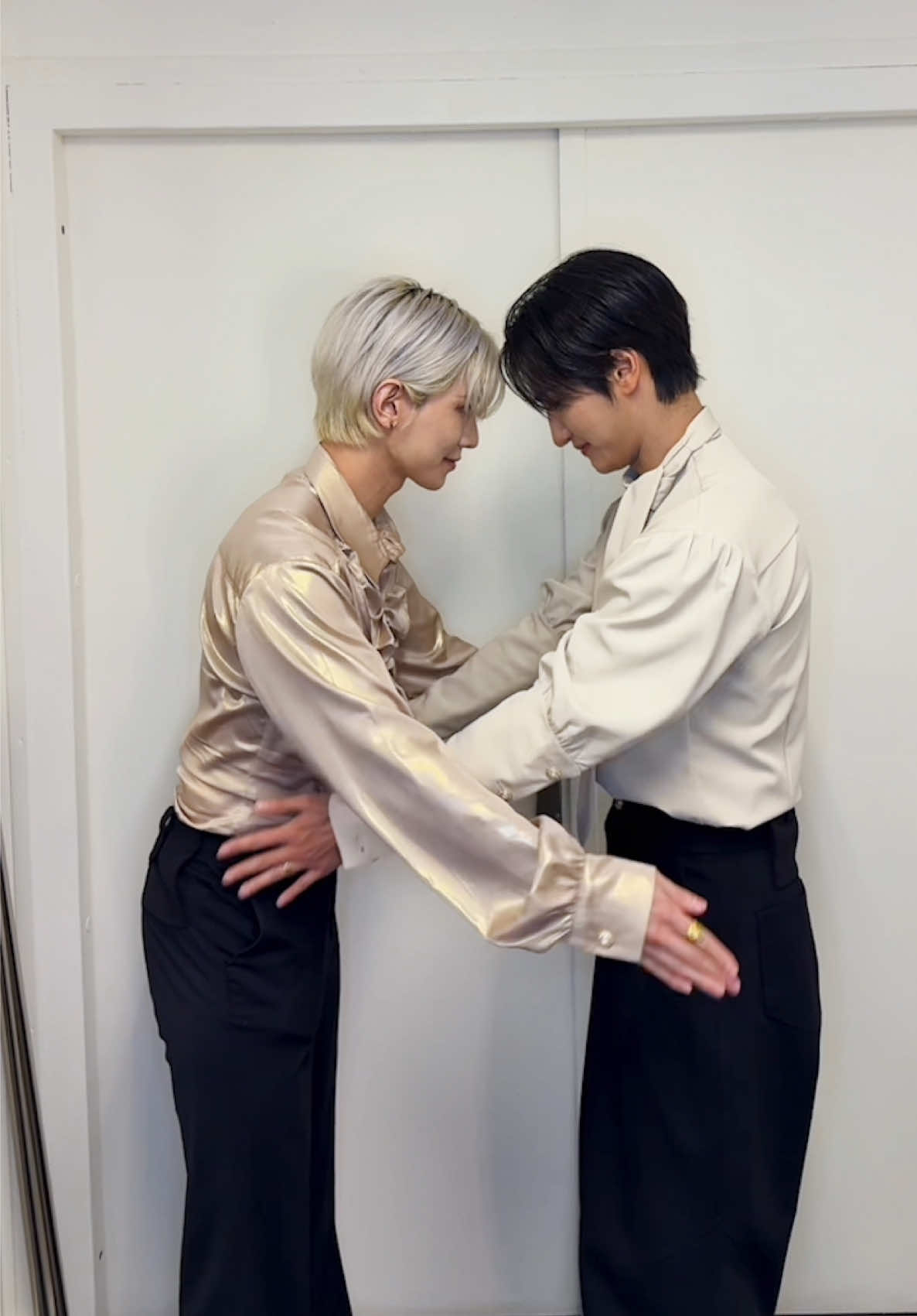 Penguin Hug🐧 #ATEEZ #에이티즈 #SEONGHWA #성화 #YEOSANG #여상 