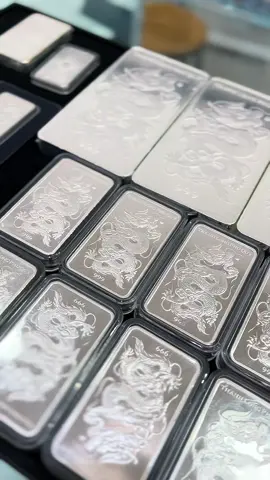 “🌟🎯 Bạn có biết? Năm 2025, bạc — từ bạc thỏi đến trang sức — đang trở thành xu hướng được săn đón 🔥 Người người tìm mua để giữ giá, để làm quà, để tích lũy. Đừng để lỡ trend, sở hữu ngay một món bạc giá trị 🌙✨#bacthoi #phuquy #tichluy #xuhuong #tiembactructhuy 