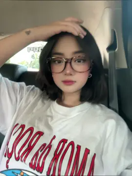 new hair & kacamata helu kiti :-3