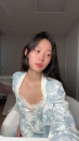 Becoming that glow girlie 💖  With @Biodance Store US  PINK GLOW SET is 40% off on Amazon #biodancepartner #blackfriday #biodance #pinkglowset #koreanskincare 