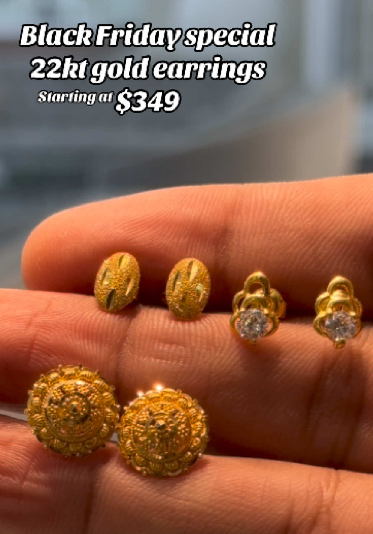 Black Friday special  #blackfridaydeals #shriganeshjewellers #gold #earings #surrey 