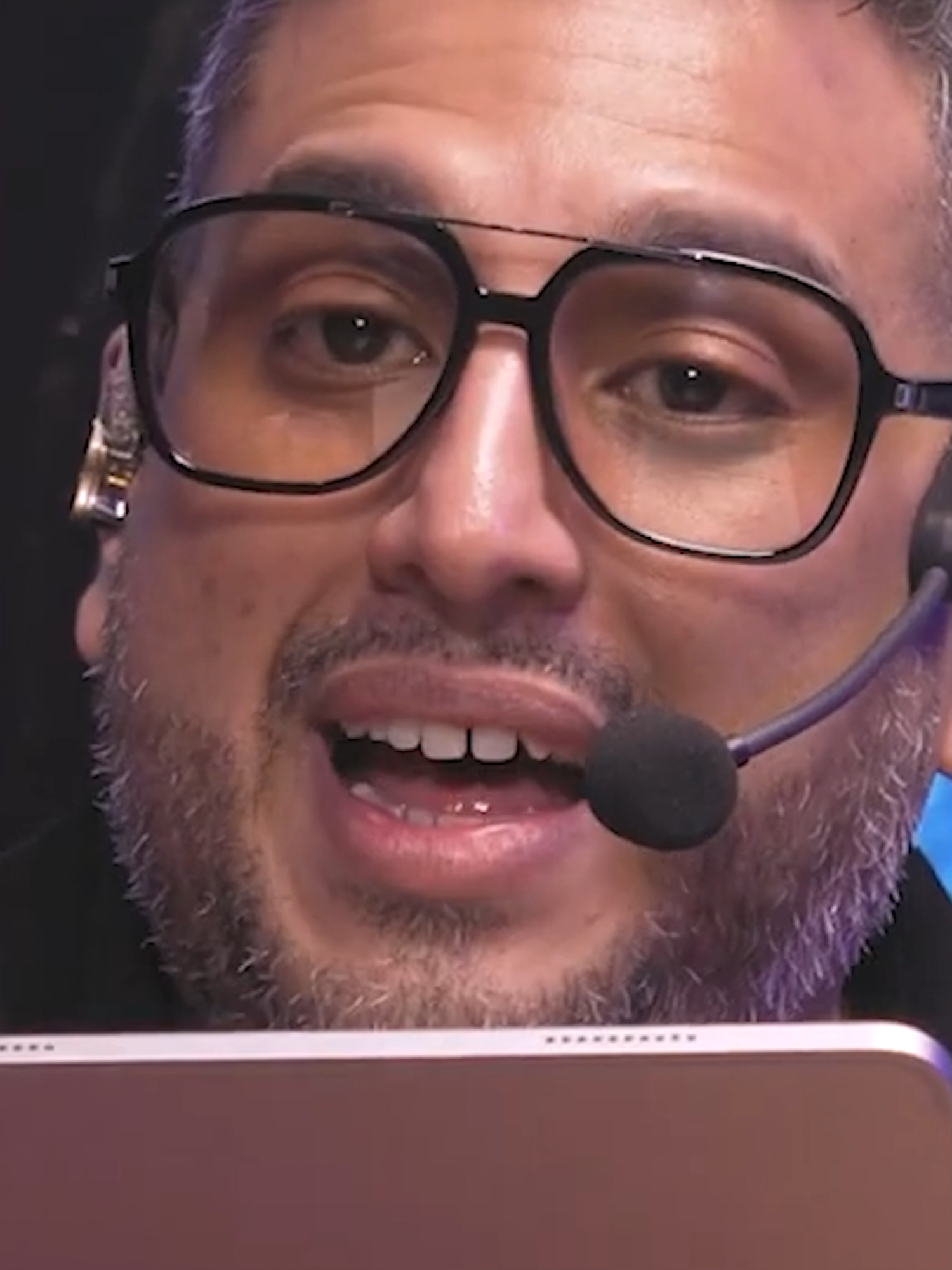 #CazadoresDeHistorias MI PADRASTRO ME CAMBIÓ LA VIDA - parte 5 - episodio 22 Mira el episodio completo en mi canal de YouTube: RicardoMendozaOficial Estreno todos los sábados. Envía tu historia a cazadoresdehistorias.pe #RicardoMendoza #Comediante