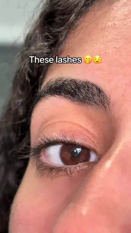 These lashes are like magic🫢 💕 #lashesonfleek #lashextensions #lashtok #lashes #beautyhacks 