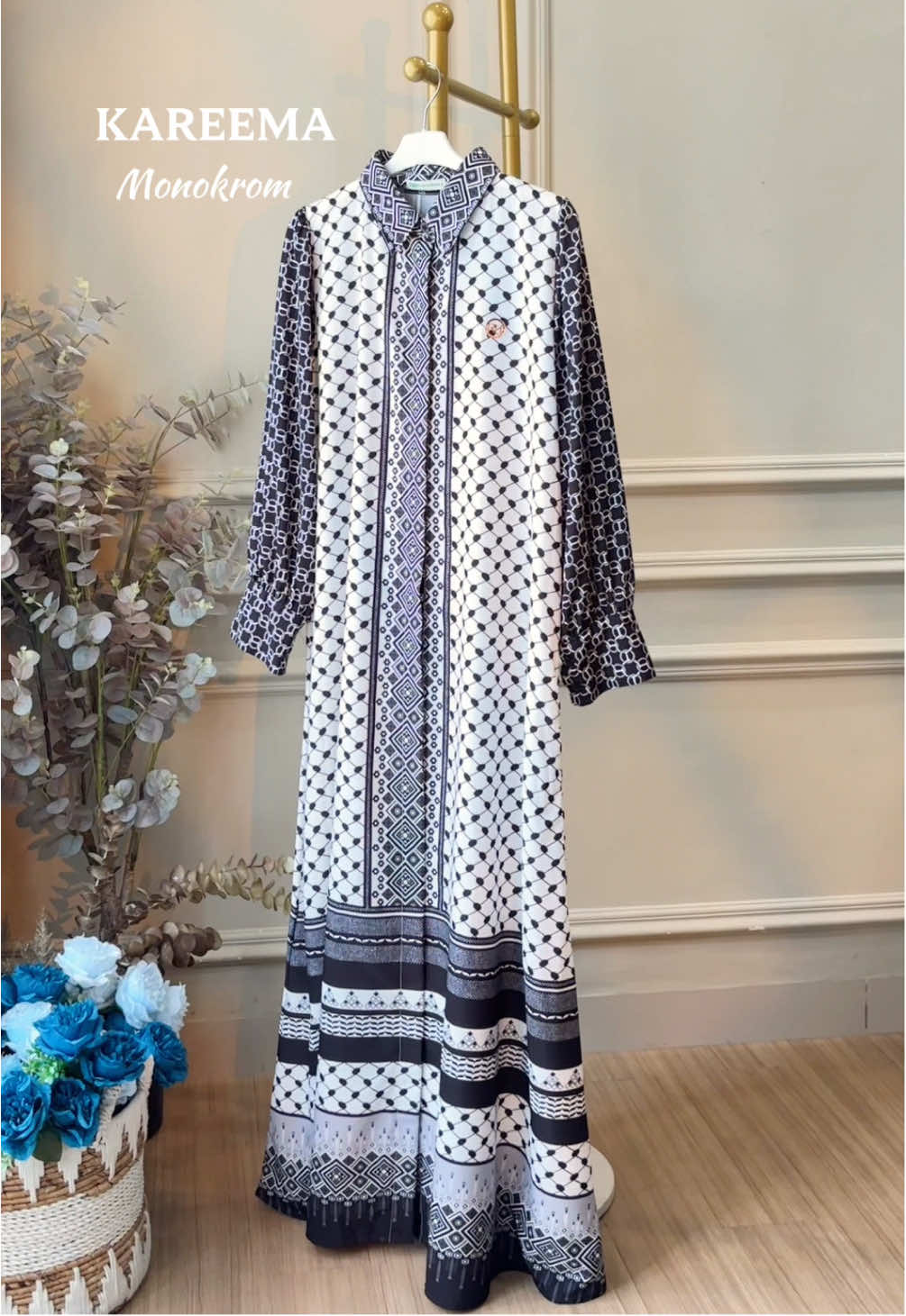 Yuhuu, dari video aja udah keliatan kan se lembut& se flowly apa bahan Kareema Dress ini😍 Tunggu apa lagi langsung cek keranjang kuning yaa🫶🏻 #gamispremium #dresslebaran #gamiskekinian #gamislebaran #WIBGAJIAN 