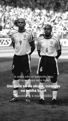 R9 é R6💪 #ronaldofenomeno#robertocarlos🇧🇷 #foryoupage #mulherdepreso🔓🕊👫💍 