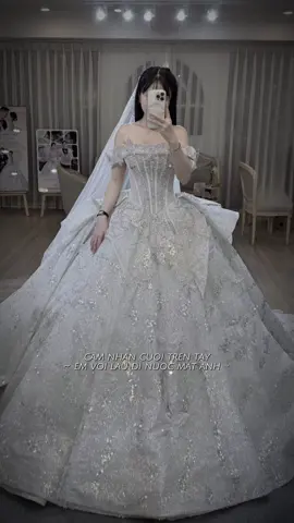 cô gái gây sốc vào đêm hqua 🤣