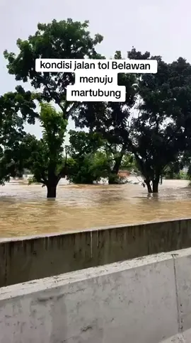 air sampai atap rumah