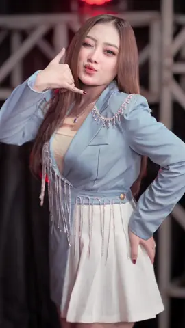 Uhuuuyyyy ini kan yg kalian tunggu inces Esekk Esek siap hadir gaiss😄#shintaarsinta #tormonitor #fyp #berkahtalenta @KBL_RMX @Shinta_arsintaa @sigit_mbeng @fajar_aroma @dangdut story 