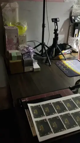 Working and affiliating never felt this organized. My new command center for work, content, and all things affiliate. #creatorsearchinsights #table #workingtable #gamingtable #lshapeddesk  @OrangeWhale 