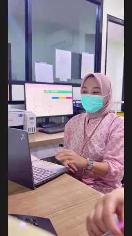 Selalu terjebak antara nabung, atau hidup cuma sekali, kerja aja dulu ☺️#CapCut #f #nurse#worklife 