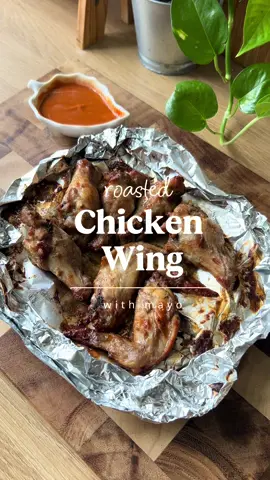 Korang kena try Kepak Ayam Mayonnaise ni..confirm sekali buat terus repeat! Rasa creamy, pedas manja & berkilat cantik. Masak pun cepat—15 minit siap!  Jom try resepi 👇 RESEPI KEPAK AYAM MAYONNAISE Bahan-Bahan •	8–10 kepak ayam •	3 sudu besar mayonnaise •	3 sudu besar sos tiram •	1 sudu besar madu / gula •	1 sudu kecil lada hitam •	Garam & serbuk perasa ikut selera •	Minyak  #R#ResepiMudahK#KepakAyamMayonnaiseM#MasakSimpleM#MenuRumahA#AyamMayo  