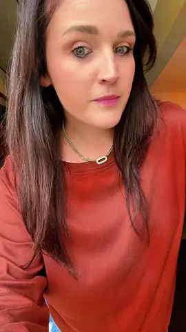 Ahhh I’m screaming. You need this. #sahm #momjeans #tummycontrol #momlife #fyp 