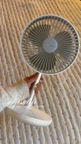 Unexpected BROWNOUT? no problem! it’s BATTERY lasts hours! ✨  #portablefan #fan #deskfan #standfan #jisulife 