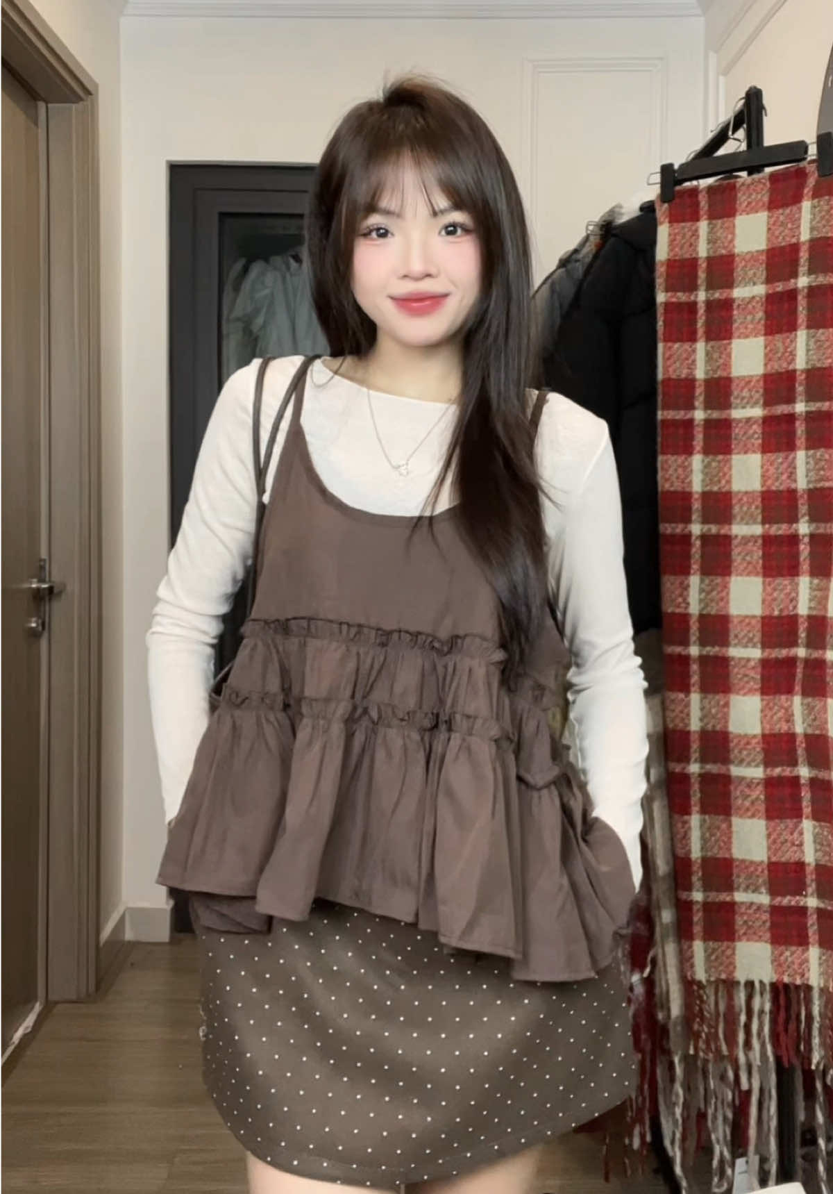 Năm nay trend chân váy dạ chấm bi dáng A#chanvaychambi #chanvayxinh 