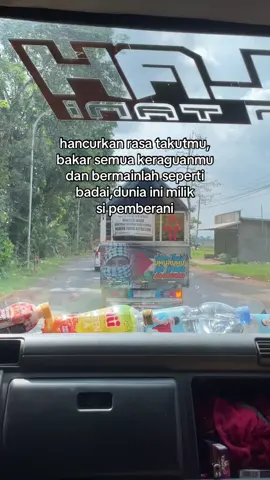 Terjang apa yang menghalangimu#fyp #foryoupage #drivermuda #cantermaniaindonesia #trukmaniaindonesia 