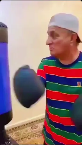 #الشعب_الصيني_ماله_حل😂😂 #الامارات #fyp #اكسبلور #مشاهير_تيك_توك 