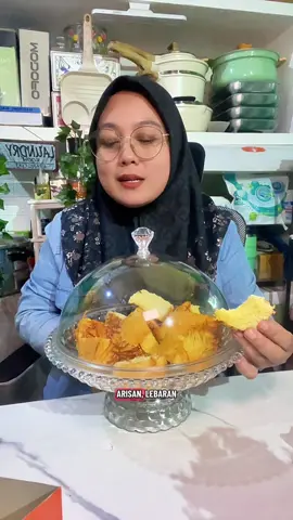 Tempat kue tempat roti berbahan akrilik tebal sudah foodgrad cocok untuk menyajikan aneka kue saat hari raya #nampankue #tempatkue #tempatroti #piringkue #nampansaji 