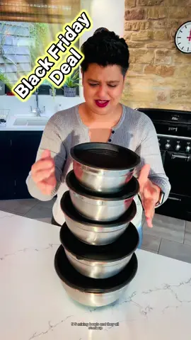 These bowls have some fantastic Black Friday Offers on at the moment. Click on the yellow basket and check them out! #mixingbowls  #bowlset  #Tiktokmademebuyit  #blackfriday #giftidea