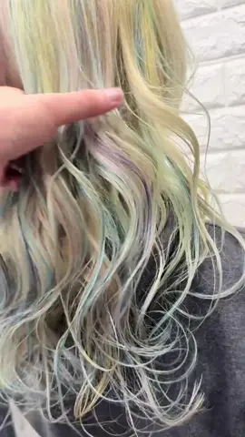 諸事情によりクリスマスまで保てなかったけど念願のユニコーンカラー🦄🌈 事前に細かく打ち合わせして練習もしていただいて、とっても可愛くしてもらいました🩷💛💚🩵💜🩶🤍 いつもありがとうございます♫ #unicorn #hair #colorful