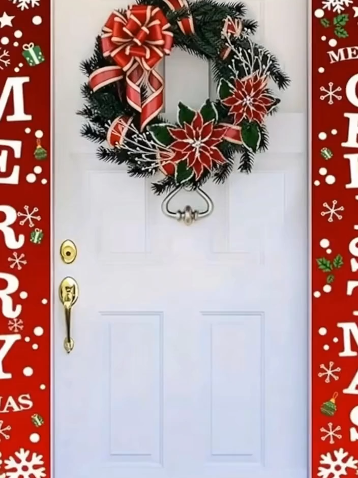 Hiasan pintu yang buat rumah nampak meriah & penuh kasih sayang. Krismas setahun sekali, kasi special sikit 💖 #DekorasiKrismas #HiasanRumah #DekorRumahMY #PintuCantik #ChristmasMood