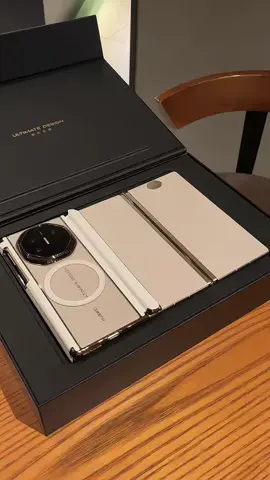 Belonging to your MateXT Triple.Folding Case#fullscreendeitychallenge #foldingscreensmartphone #huaweitriplefold #trifold 