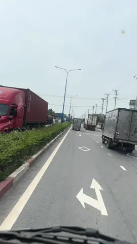 Vòng xoay kim hằng nua roi ,ae nhẹ ga thoi 