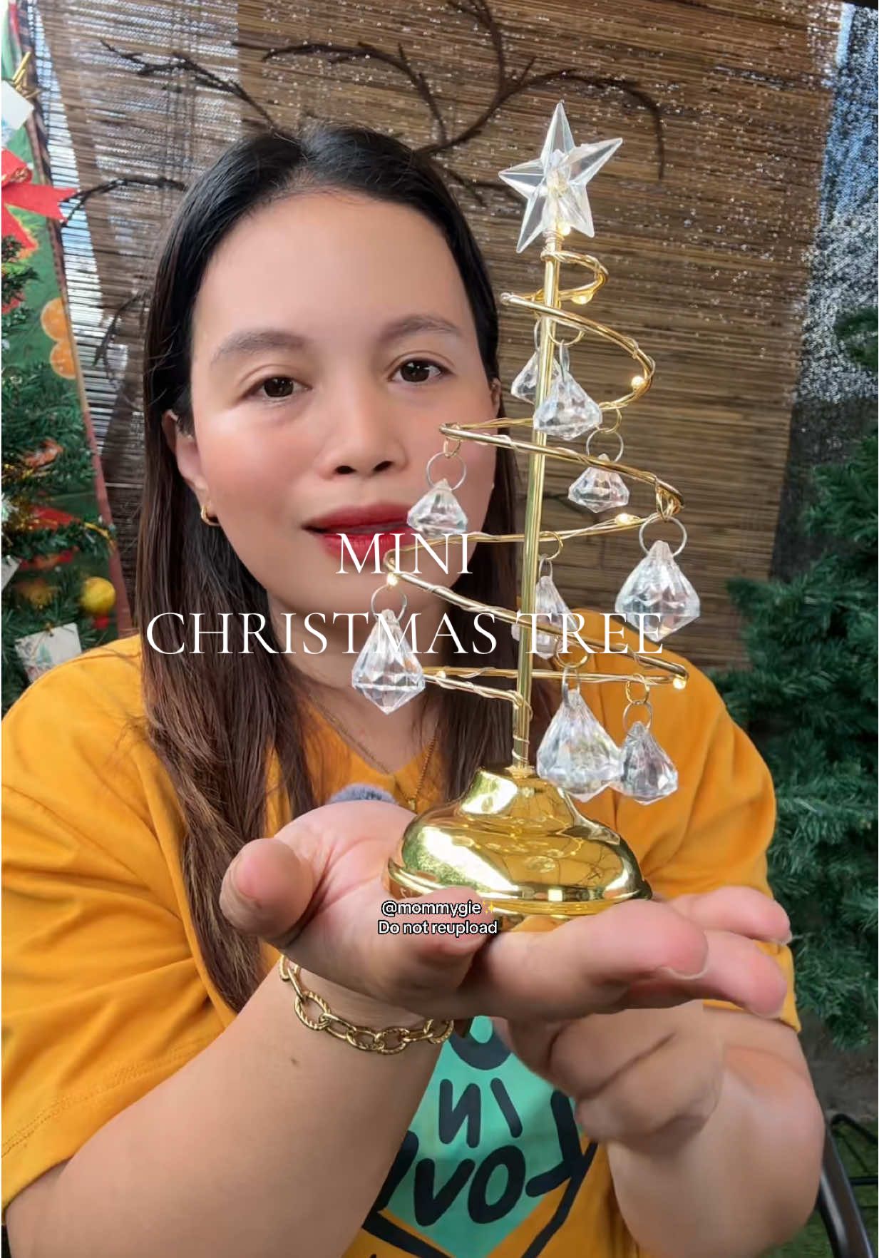 Crystal mini Christmas tree! #crystalminichristmastree #christmasdecor #minichristmastree 