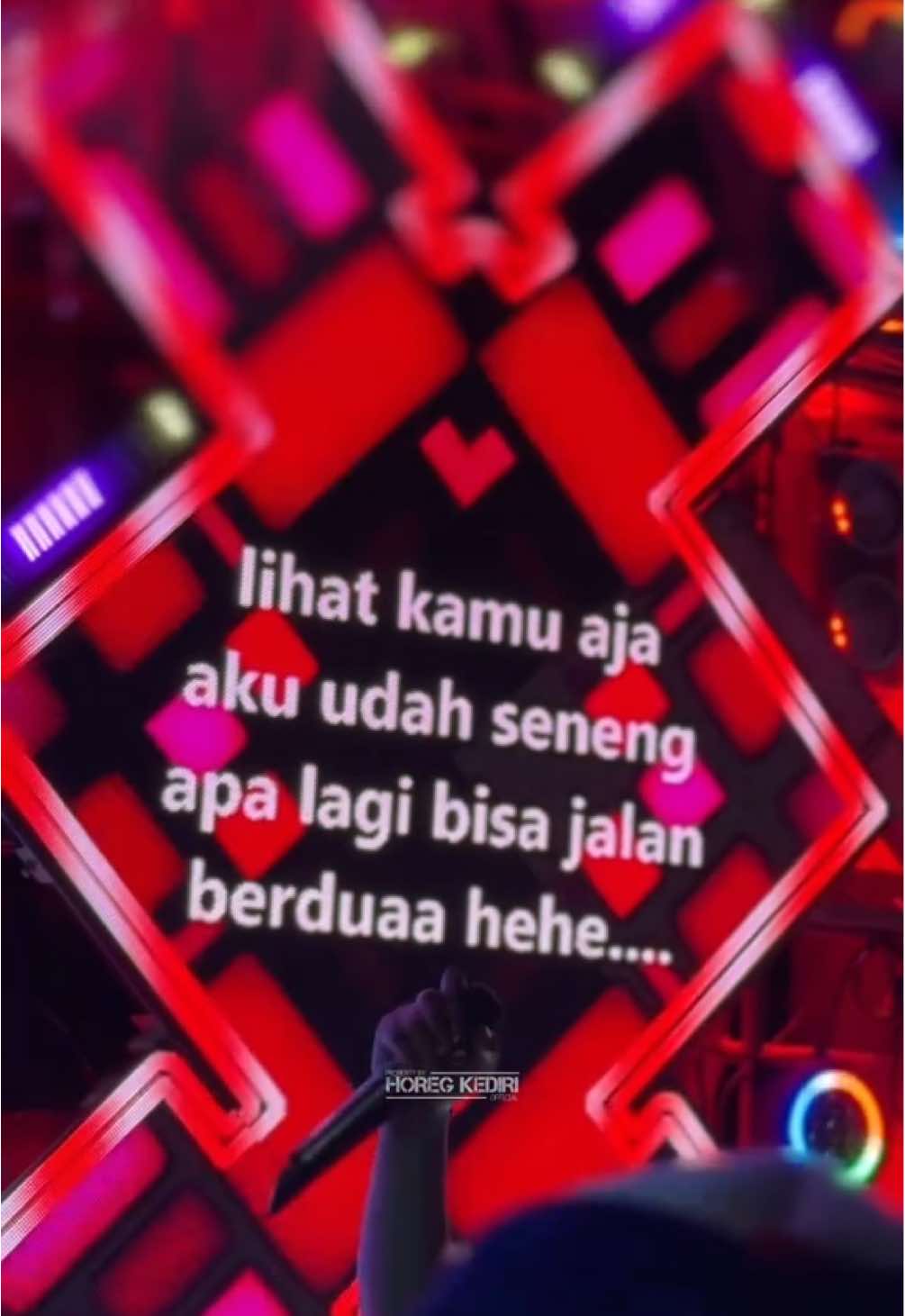 ndak yo adem panas awak e🤣 @Tanpa Batas Audio @mutiara lighting @massandikkaee @𝙠𝙖𝙛𝙖𝙗𝙞38💡 #karnavalkromasan #tanpabatasaudio #katakata #viralfyp #fyp 