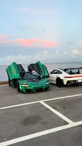 Why is clips of the back so requested all of a sudden? #cars #mclaren #mclaren720s #carsoftiktok 
