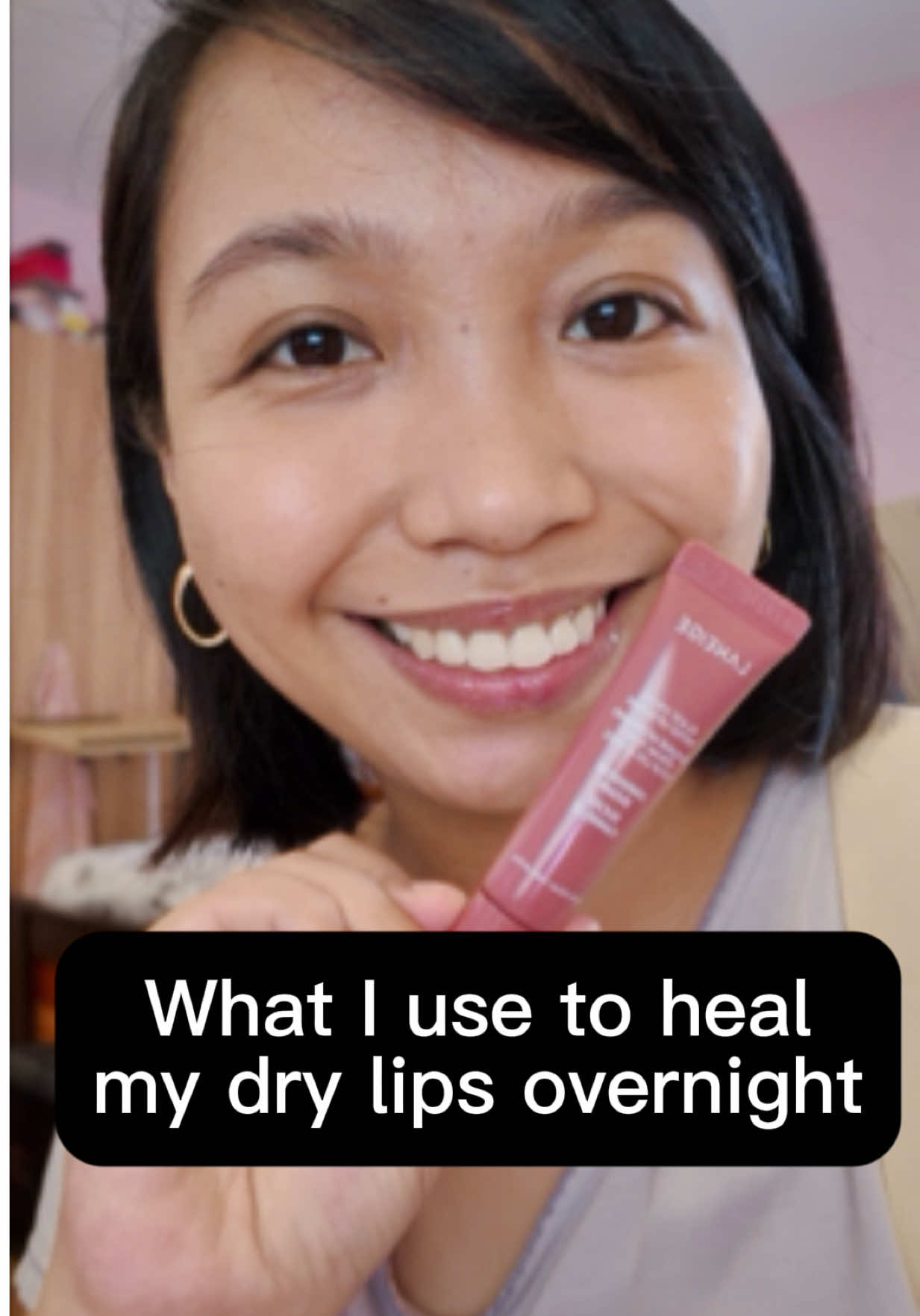 How I heal my dry lips overnight 👇 ✔️ Hydration ✔️ Glossy finish ✔️ Hint of tint Using: Laneige Glaze Craze Tinted Lip Serum @LANEIGE PH  #lipcaretips #fyppppppppppppppppppppppp #laniege  #tintedlipserum  Music: Bensound.com/free-music-for-videos License code: Q8Q0JRFL9FICBDWL Artist: : Yunior Arronte