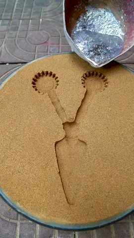 New shape from Metal casting and smelting on sand #metal #art #metalcasting #satisfying #experiment 