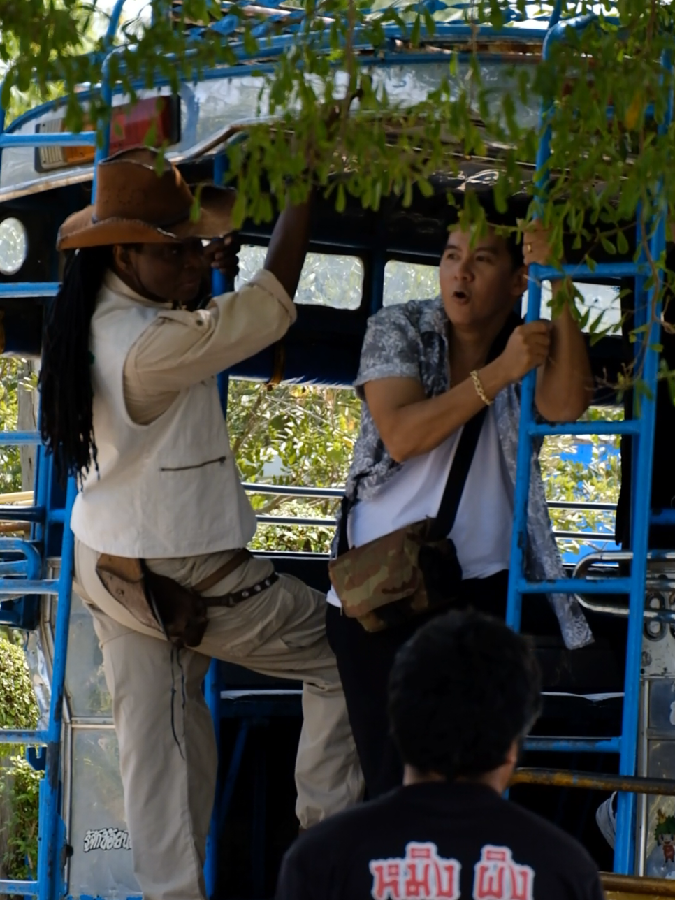 #รถขนฝัน  #หมอนทอง  #หมอนทองวิทยา  #กองถ่ายหนังเรืีองปอบดิ๊บดิบ