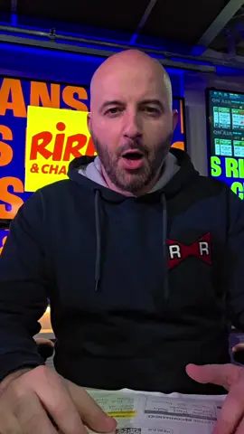 🎁🎁🎁 Le Corse que j'ai rendu fou en disant que ses couteaux artisanaux venaient de chez Ikéa m'a fait un sublime cadeau !!! Même si j'ai peur d'ouvrir l'enveloppe 🤣🤣🤣 Et il a fait une magnifique blague 🤣😁 Suivez Paul-André Nicolai https://www.tiktok.com/@_poponcl?_r=1&_t=ZN-91geZ9pkFUs Et ici: https://www.instagram.com/vale._a_pena_?igsh=YTZ3dnZxODFwMWM5&utm_source=qr Merci !  #prank #corse #cizaire #stephanemarechal #canular 