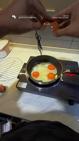 Nice cooker ni.. cept panas, siap boleh grill lagi.. Simmo Induction Cooker #review #simmo #inductioncooker #moonjay #cook 