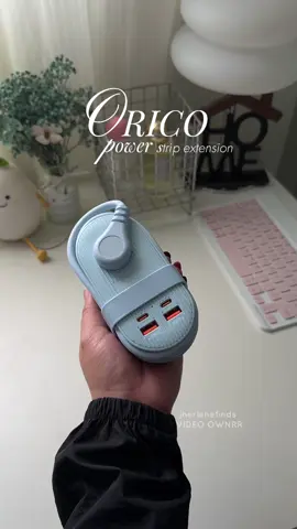 Compact and Travel-Ready #powerstrip #extentions #travelessentials #outlet #traveltiktok 