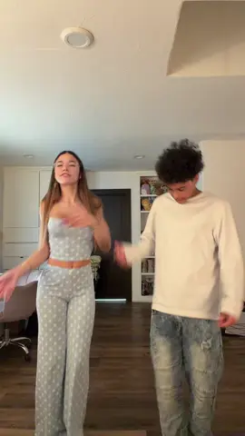 Cuzzo🥳🥳🥳@Banned_again_izac 