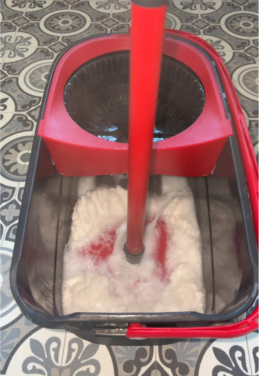 it’s the simple things in life like a dettol mop for instance🤷🏼‍♀️😮‍💨 pt1 is two videos back on my profile🩷 #CleanTok #fyp #dettol #moptok #vileda  