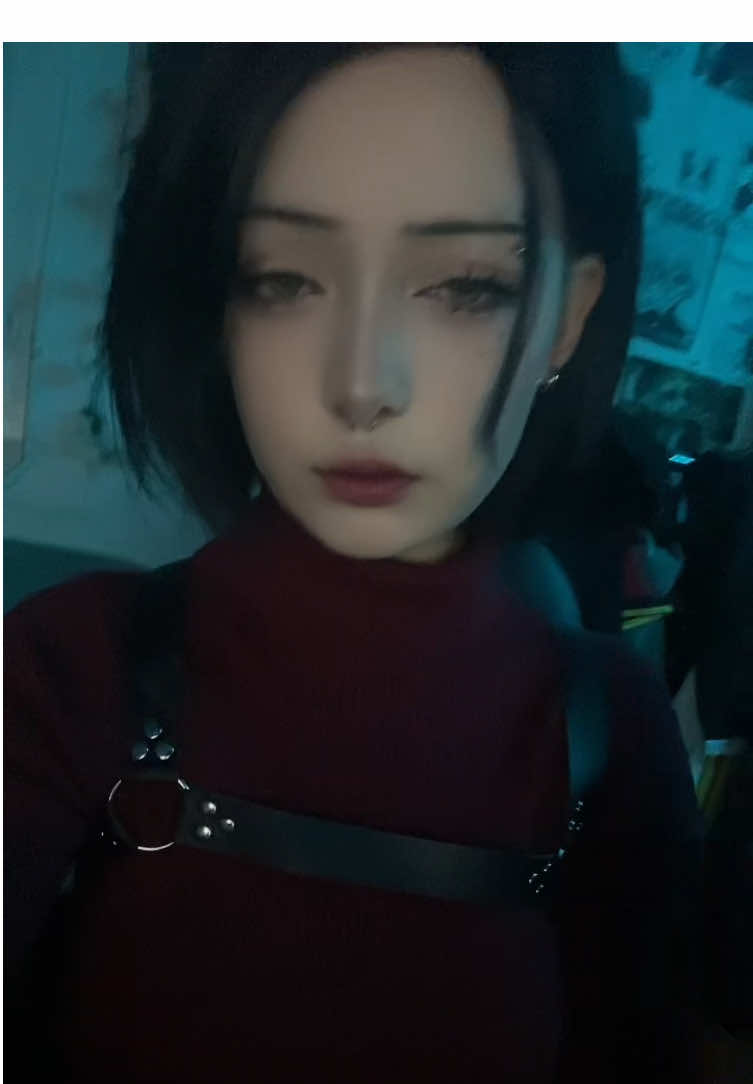 Plus je la fais, plus je lui ressemble 🥀 #residentevil4 #re4 #adawong #adawongcosplay #recosplay 