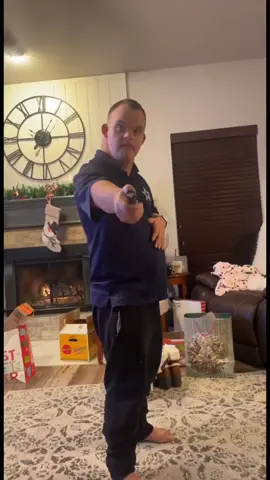 My brother girl friend. Get sungun that so. Funny 🤣🤣🤣🤣🤣#Meme  #viral  # my sister come to town @A V E N L Y 🪩💖 