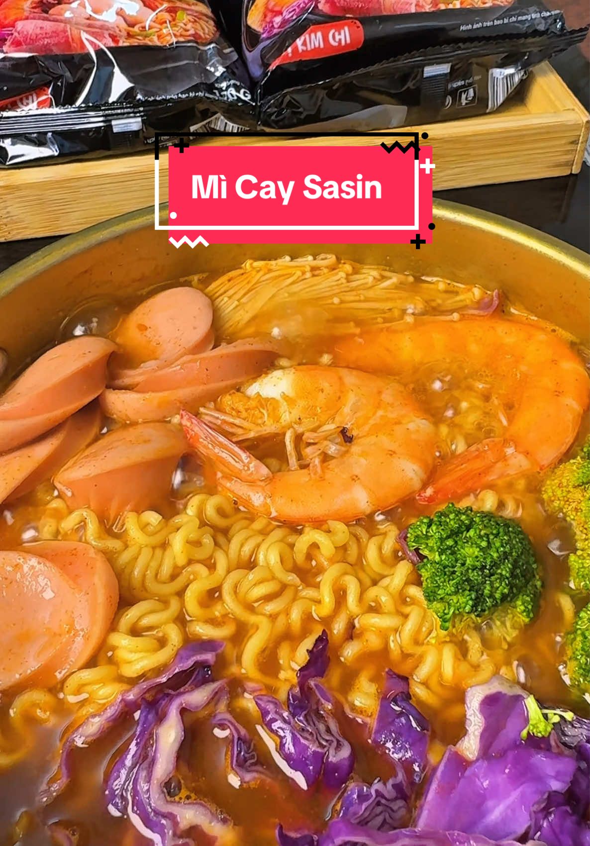 Kể từ bây giờ tui bay bay luôn mì cay Sasin của anh Quốc Trường ngoài quán #bepcuagiao #mukbang #micay #micaysasin 