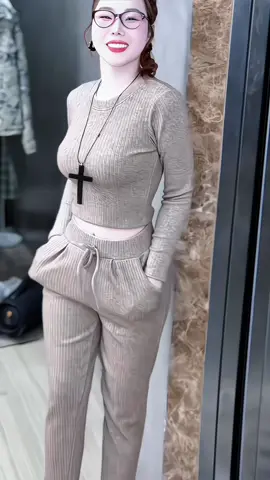 Set bộ quần áo dài tay nữ chất thun tăm #setthuntam #setxinh #setdonu #thoitrangnu #xuhuong 