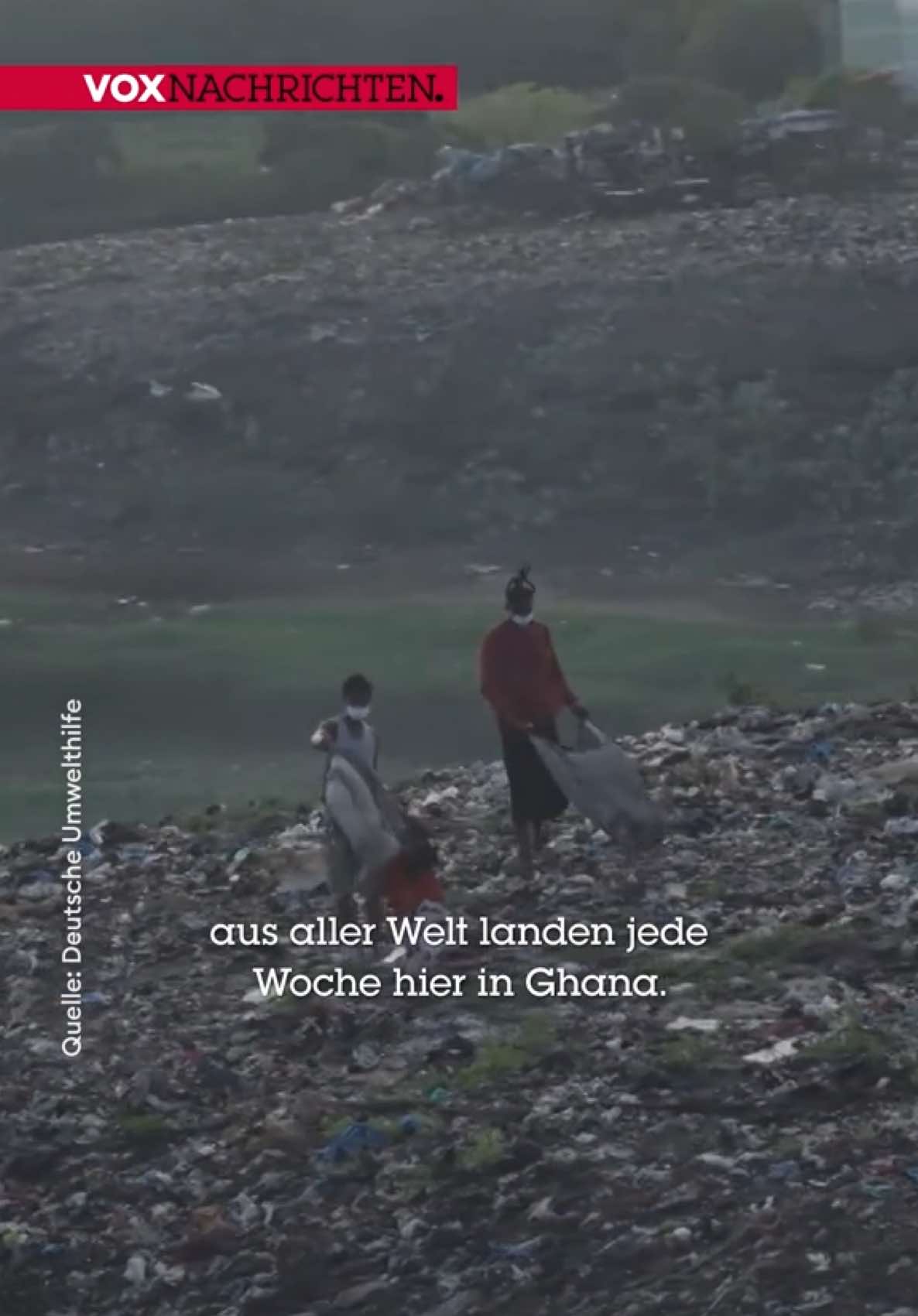 In Ghana landen jede Woche rund 15 Millionen Altkleider aus aller Welt – viele davon kaum getragen. Impulskäufe rund um den Black Friday und Ultra-Fast-Fashion sorgen dafür, dass immer mehr Textilmüll im globalen Süden endet. #VOX #VOXNachrichten #VOXNews