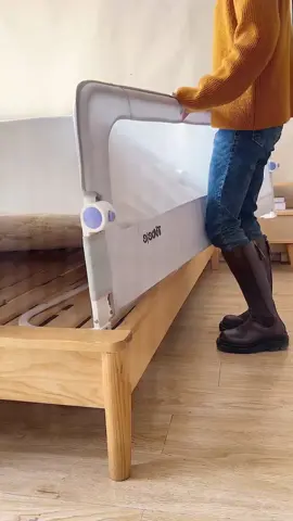 Anti fall guardrail on the bed Take care of your comfortable bed and sofa #latexmattress#mattress#sofa#bedroom#furniturefactory