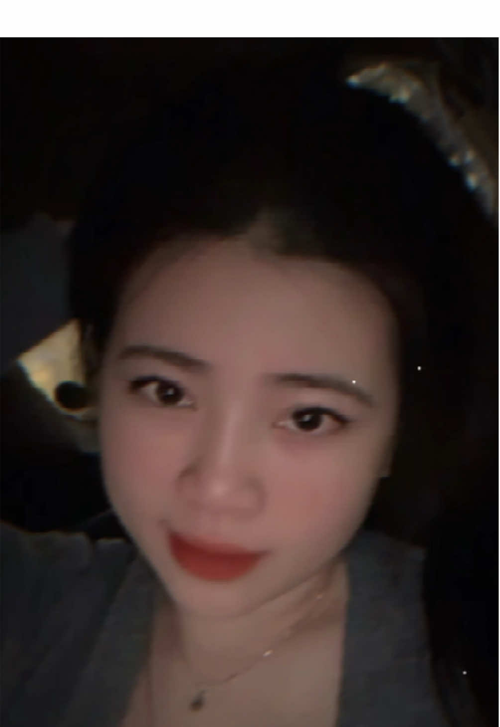 Em trở lại rồi, trở lại cái ngày mà em lăng nhăng, nhắn tin với nhiều người và không cần anh nào hết không anh này thì anh khác. Chứ không còn như trước chân thành chờ mãi 1 ng 😀 #43danang #dhsnhatban🇯🇵 #nhậtbản🇯🇵 