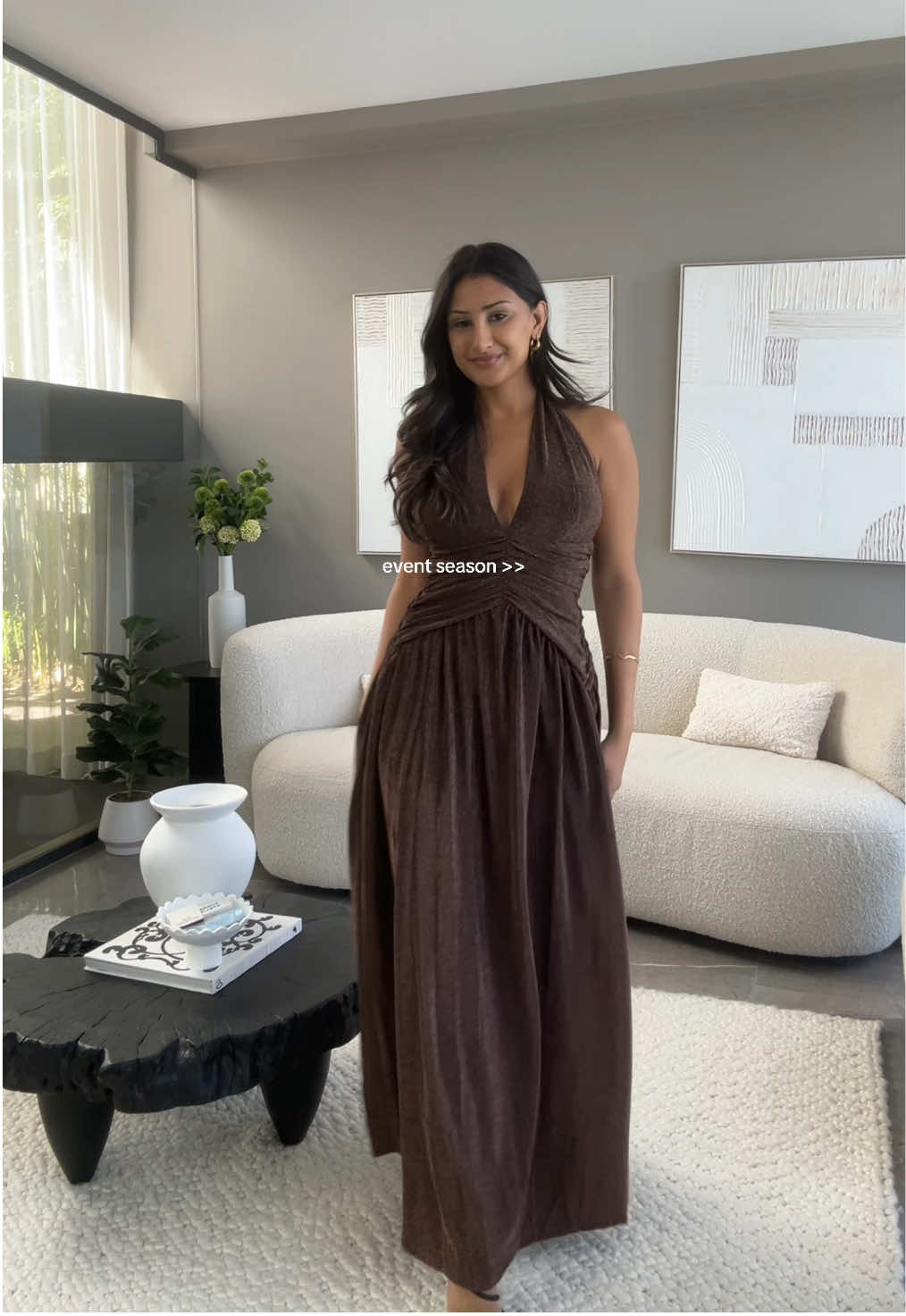 The best time of year!! This dress is now 30% at @Selfie Leslie in their Black Friday sale! 🤍 #selfieleslie #ootn #outfitofthenight #dress #foryou 