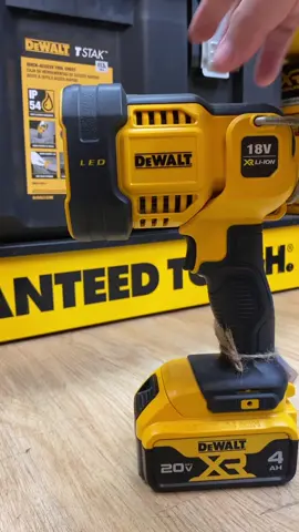 DEWALT ไฟฉาย LED มือถือไร้สาย 20V (เครื่องเปล่า) #DEWALT #อุปกรณ์เครื่องมือช่าง #เครื่องมือช่างและอุปกรณ์งานช่าง #ดีวอร์ทลพบุรี #dewaltbykingman 