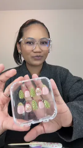 Tu penses quoi de mes press on nails ? 💅 ✨🐉 #oceaneweek #lessecretsdeloly #pressonnails #nailart 
